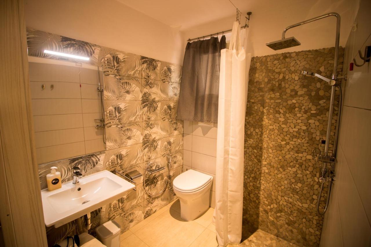 Clori Villa Pescia Romana Bagian luar foto